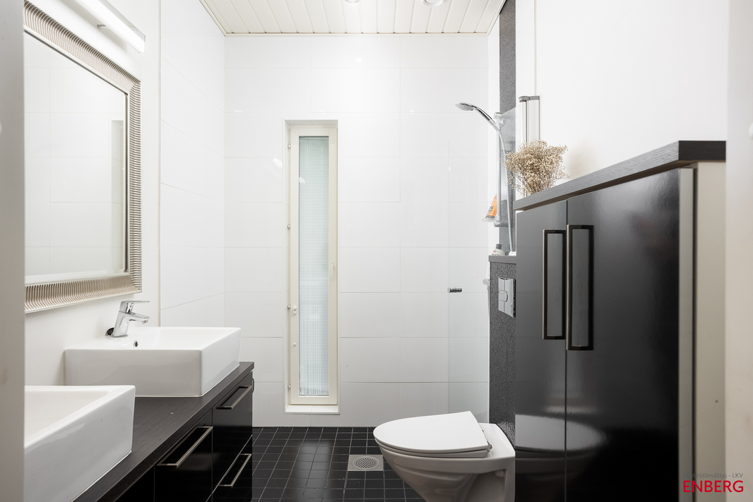 WC yläkerta