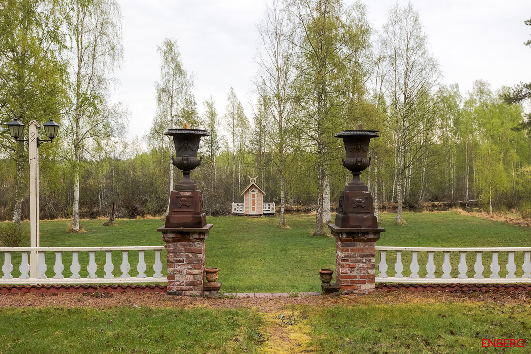 Näkymää uimalarakennuksen suuntaan
