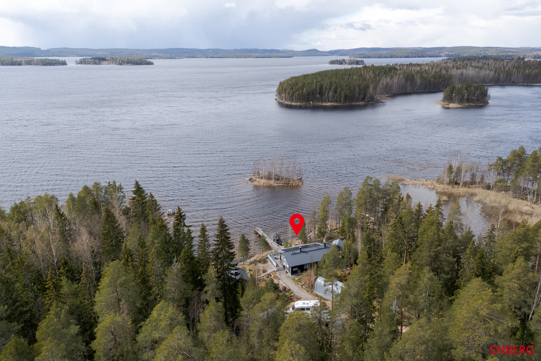 Huvila Päijänteen rannalla