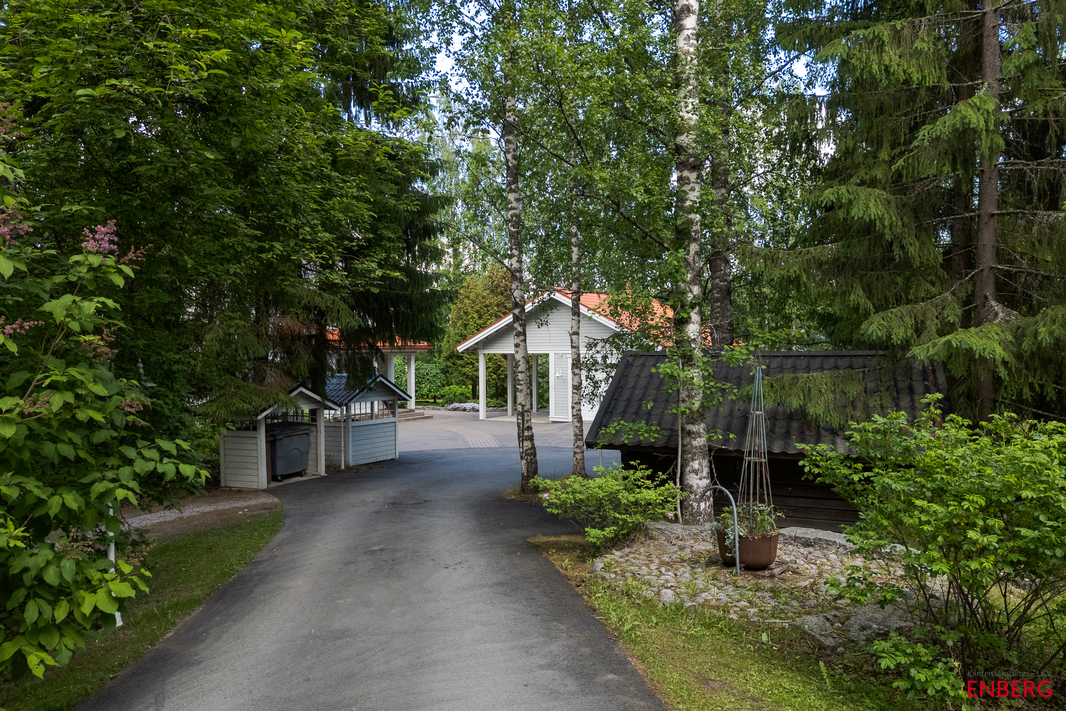 Sisääntuloväylää