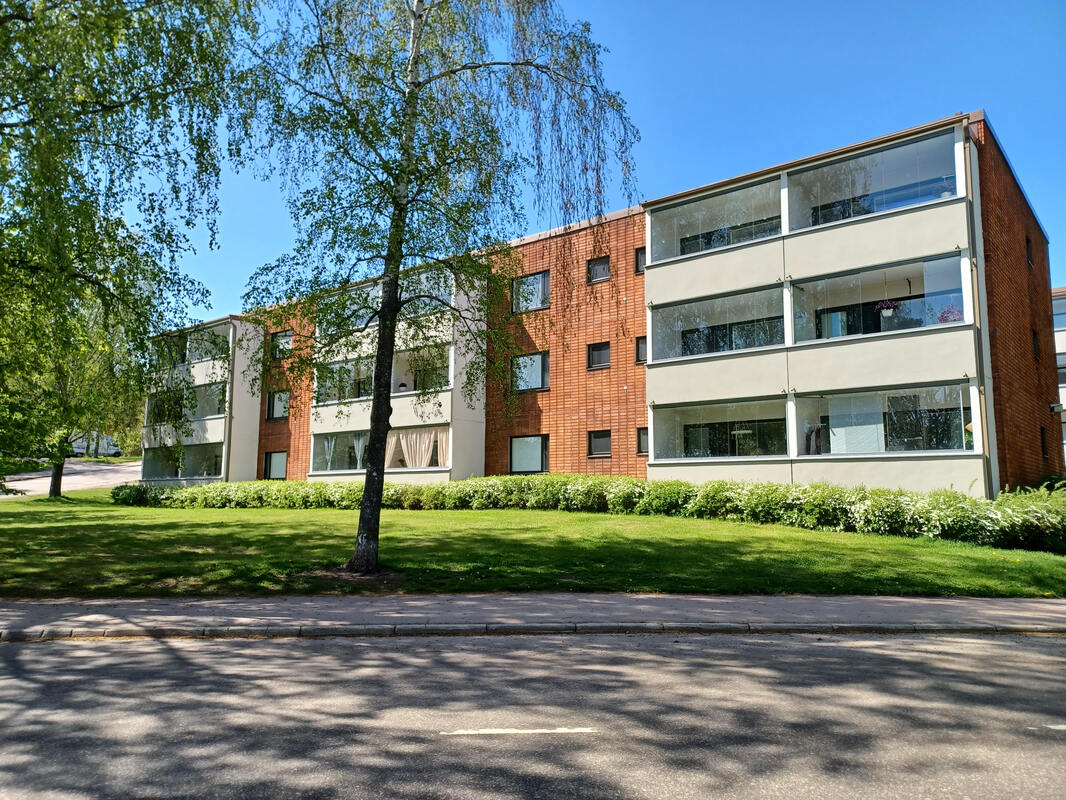 Julkisivu
