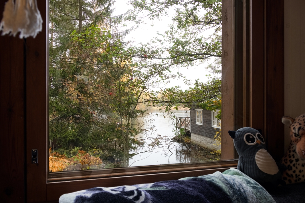 Näkymä olohuoneen ikkunasta