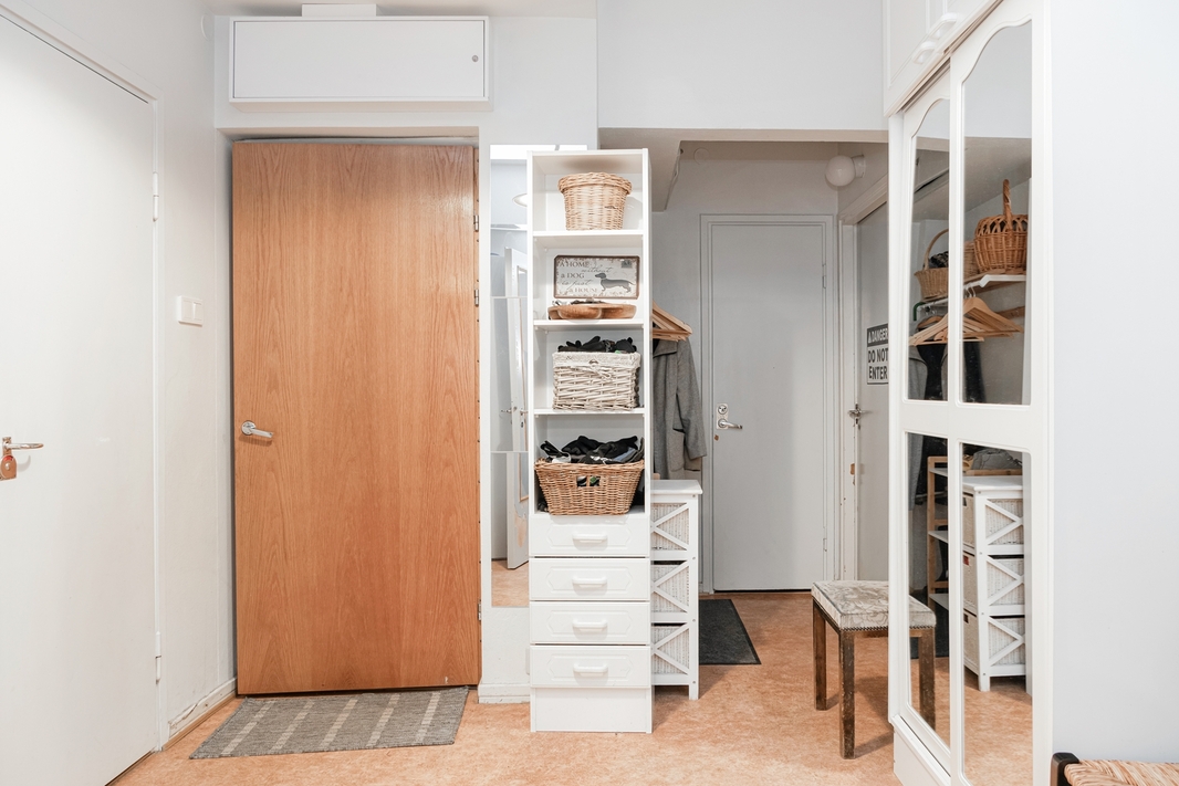 Sisääntulo eteinen