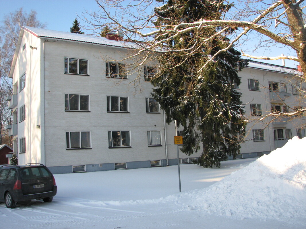 Talvinen julkisivu 1