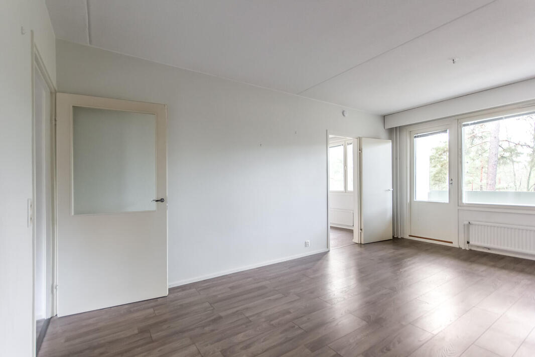 Yleiskuva olohuoneesta 1