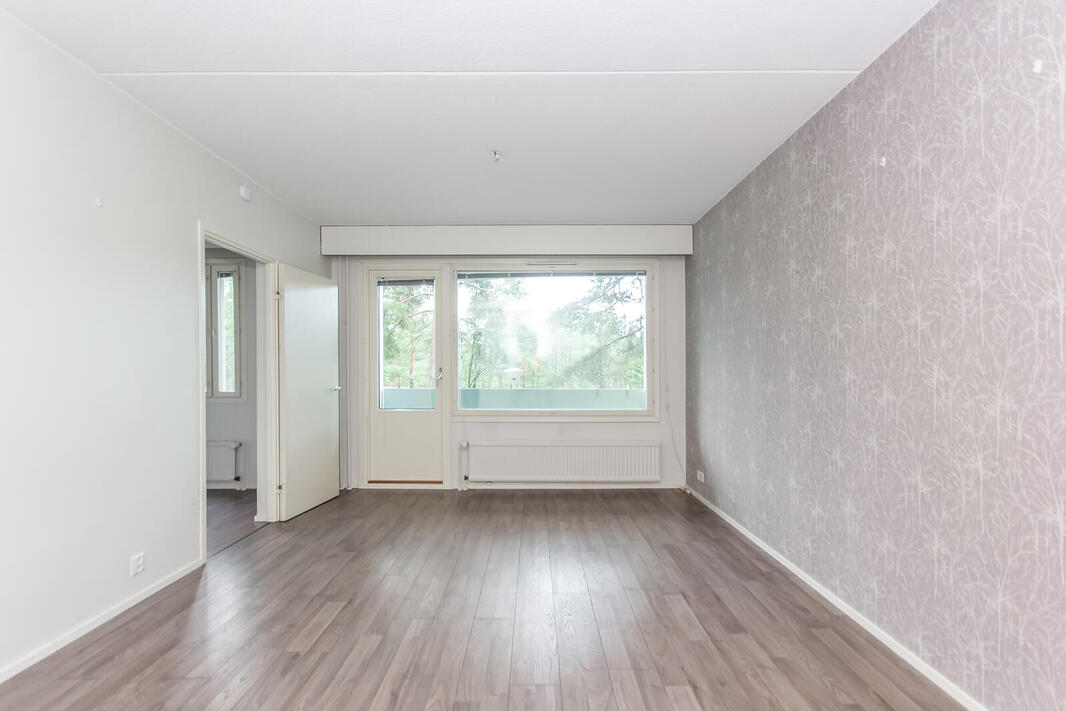 Yleiskuva olohuoneesta 2