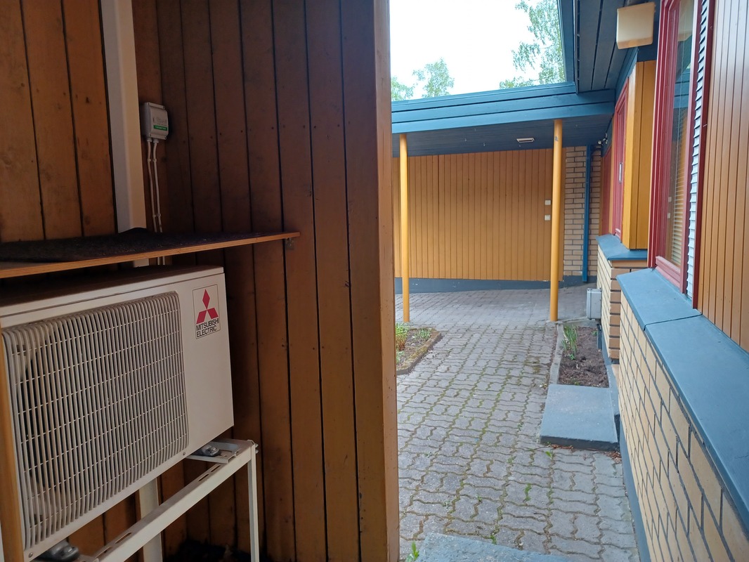 Asuntojen välillä tekninen tila