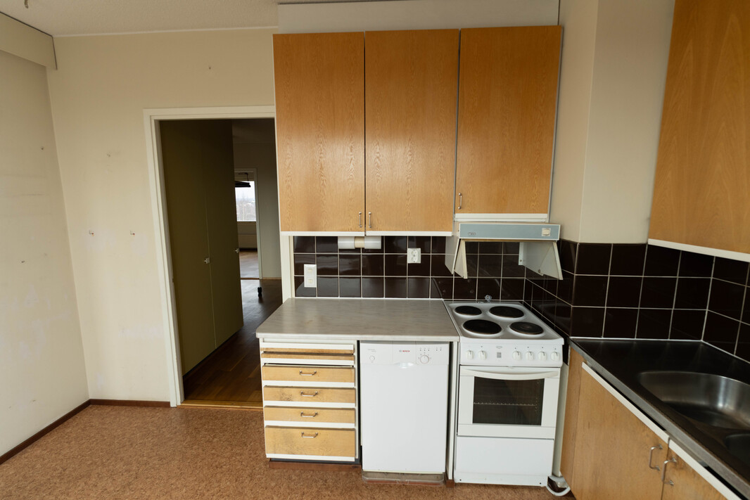 Eteisestä keittiöön