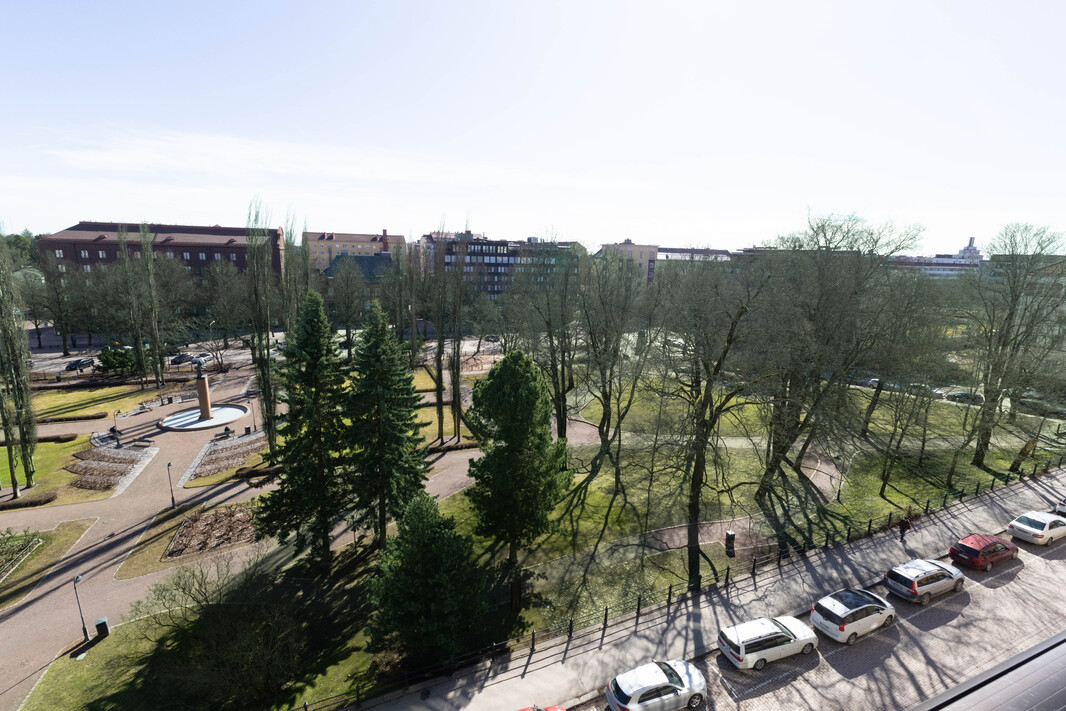 Kevätkuva Sibeliuksen puistosta 2