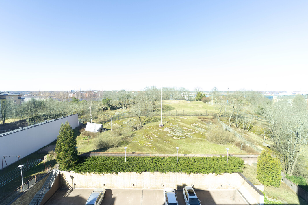 Makuuhuoneesta näkymä Palotornivuoren suuntaan 1