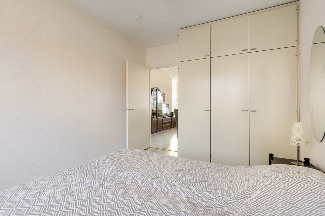 Makuuhuone 1 kaapistot