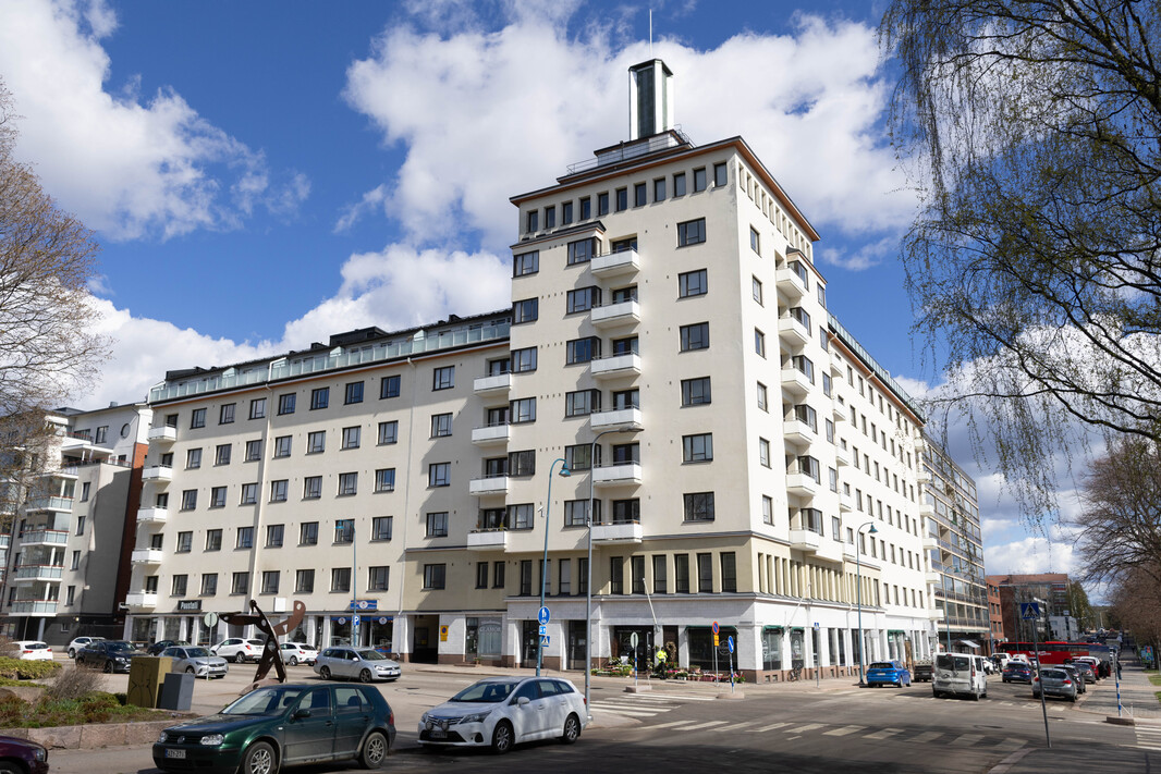 Julkisivukuva 1