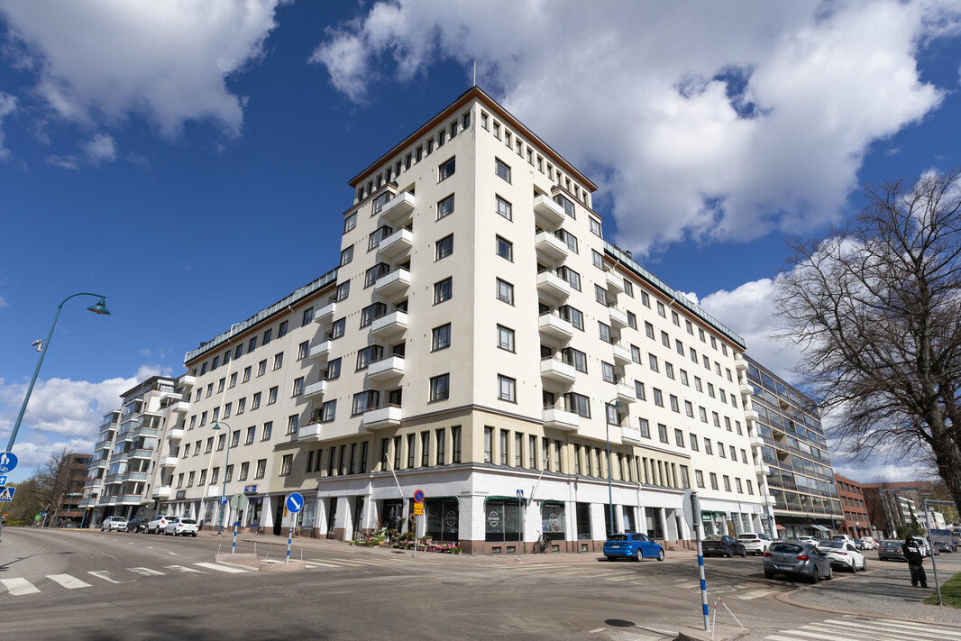 Julkisivukuva 2