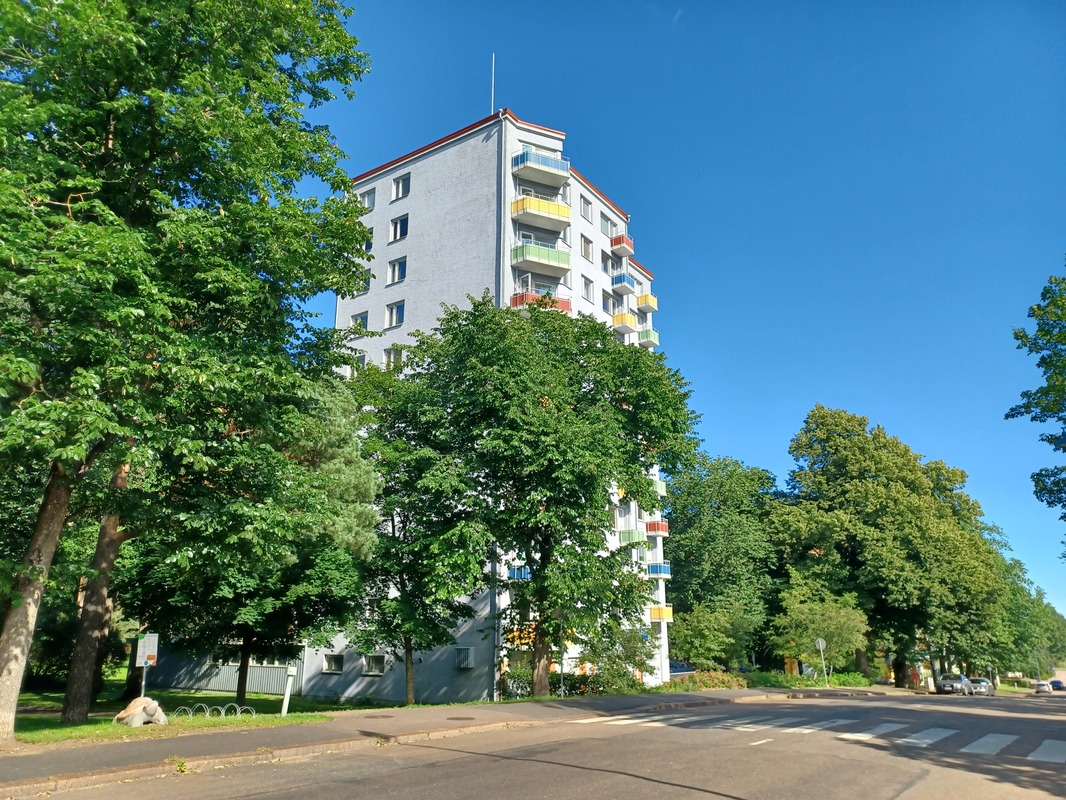 Julkisivu