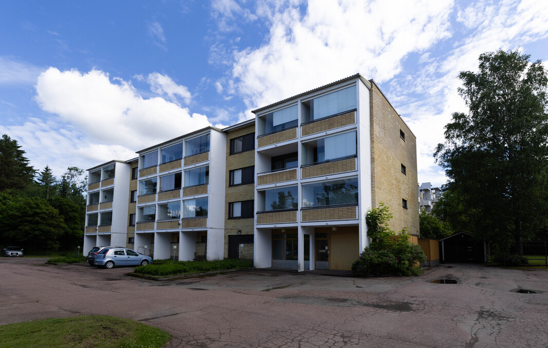 Yleiskuva yhtiön julkisivusta kuva 6