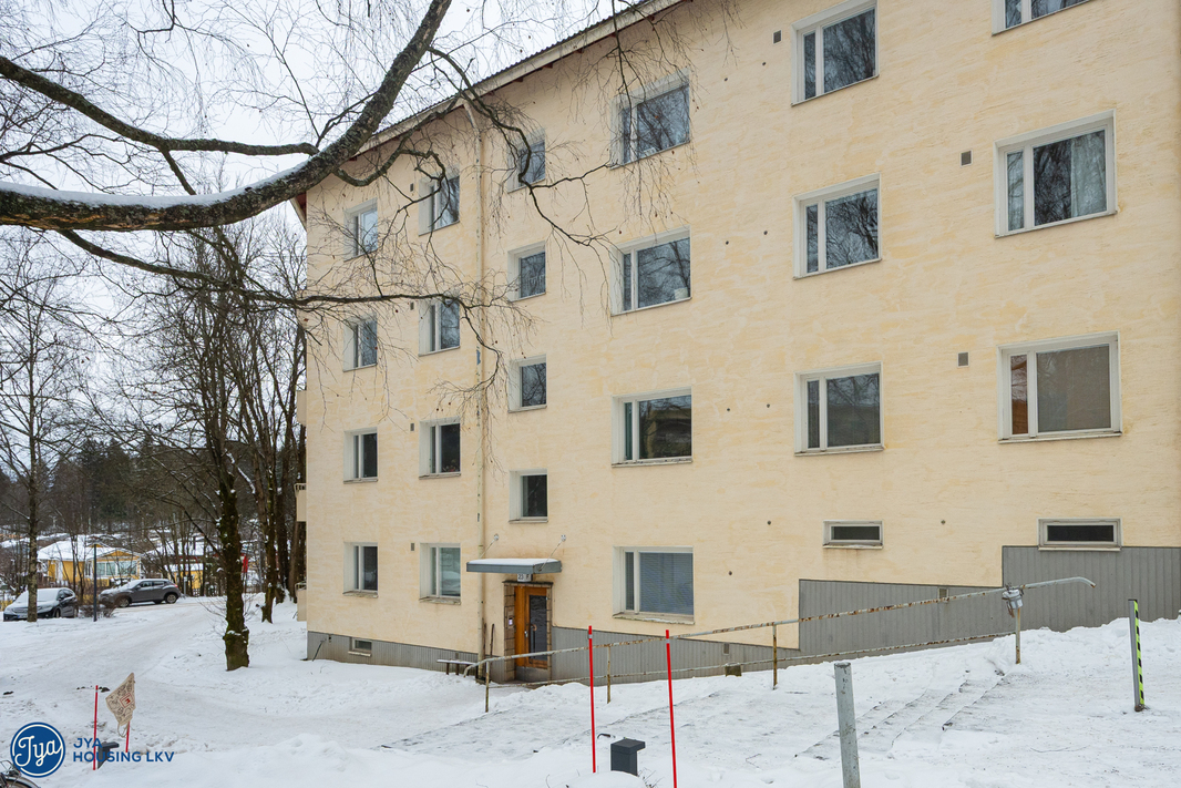 Julkisivu sisäänkäynti