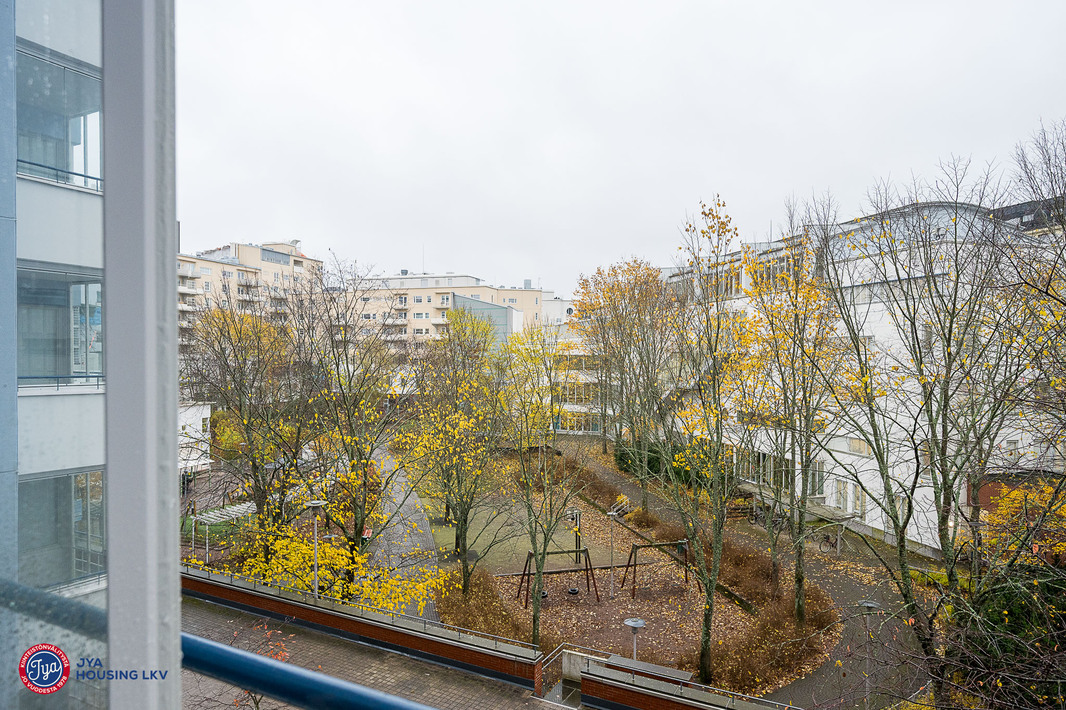 Näkymää olohuoneen parvekkeelta