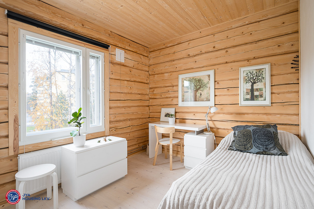 Makuuhuone yläkerrassa