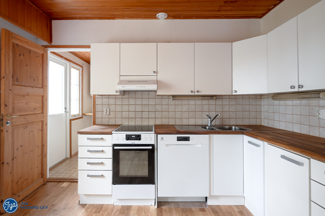 Keittiöstä kodinhoitohuoneeseen