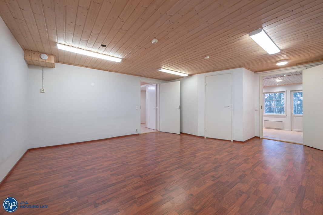 Askartelu/harrastehuone kellarikerroksessa