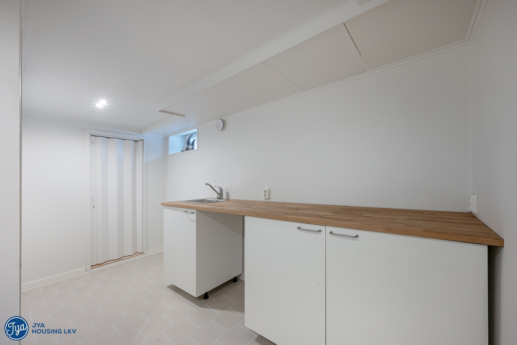 Kodinhoitohuone kellarikerros