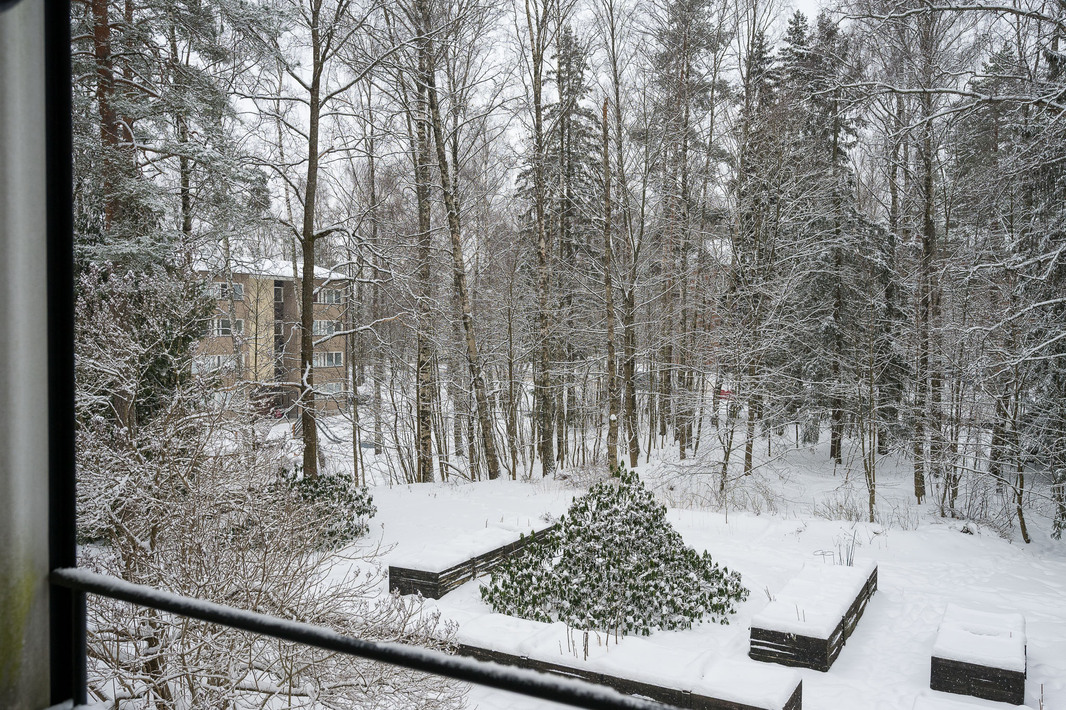 Kaunis sisäpihanäkymä parvekkeelta