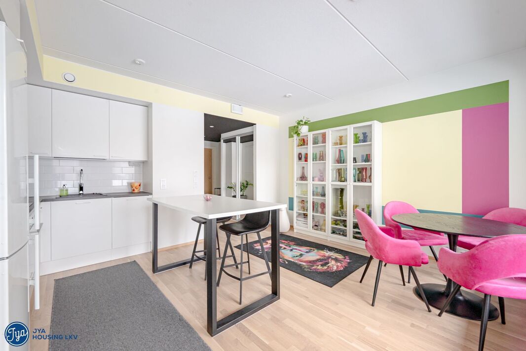 Ruokailutila/olohuone