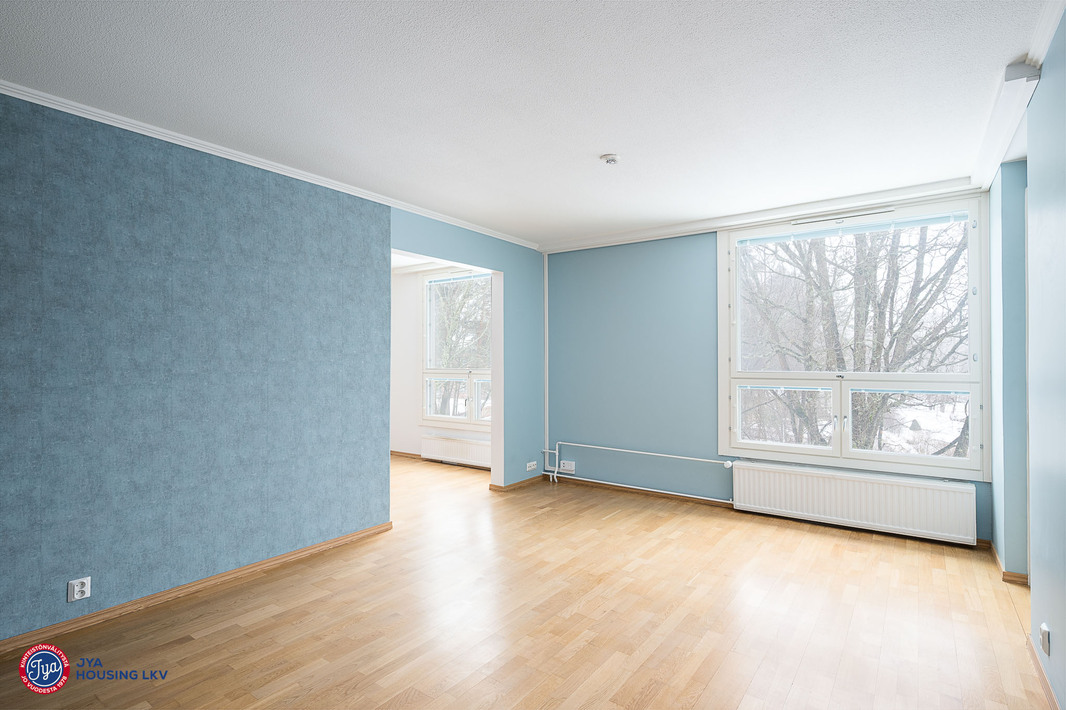 Olohuoneesta avautuu makuuhuone 2.