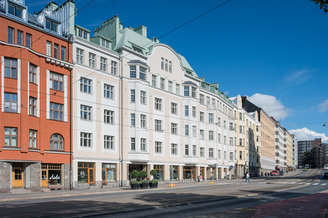 Julkisivu