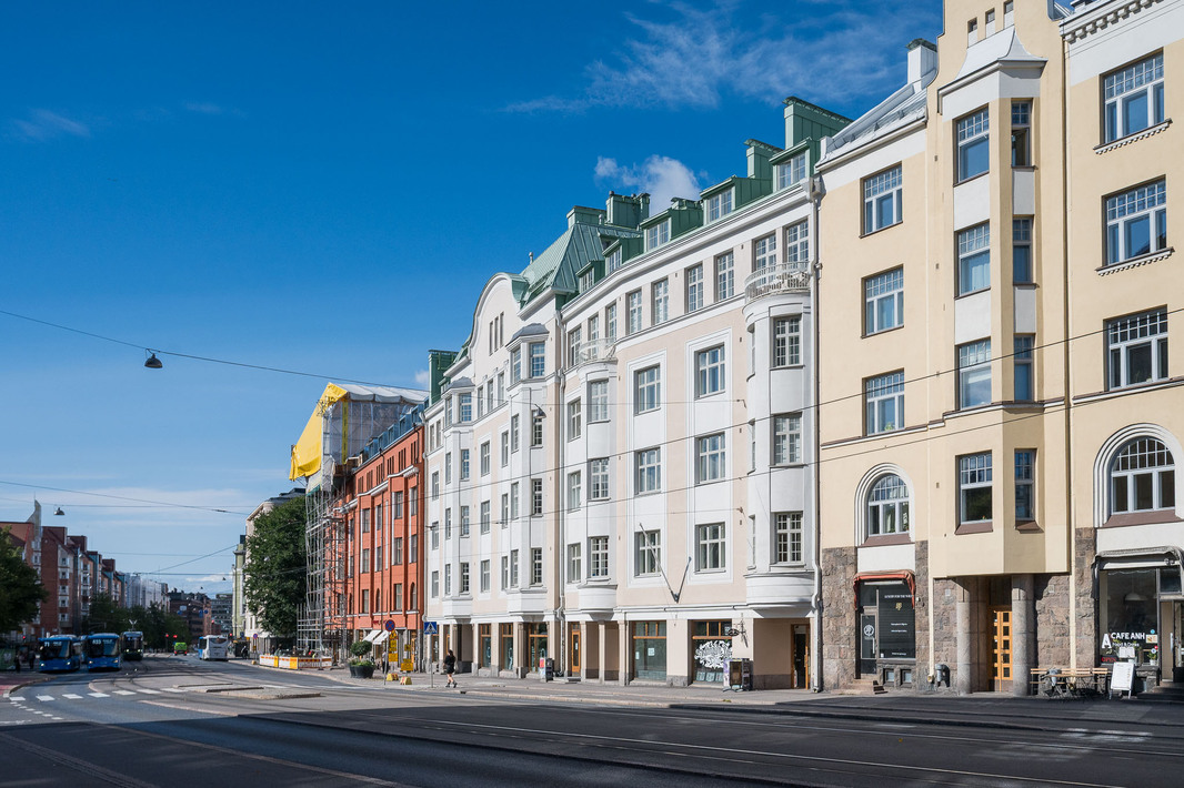 Julkisivu