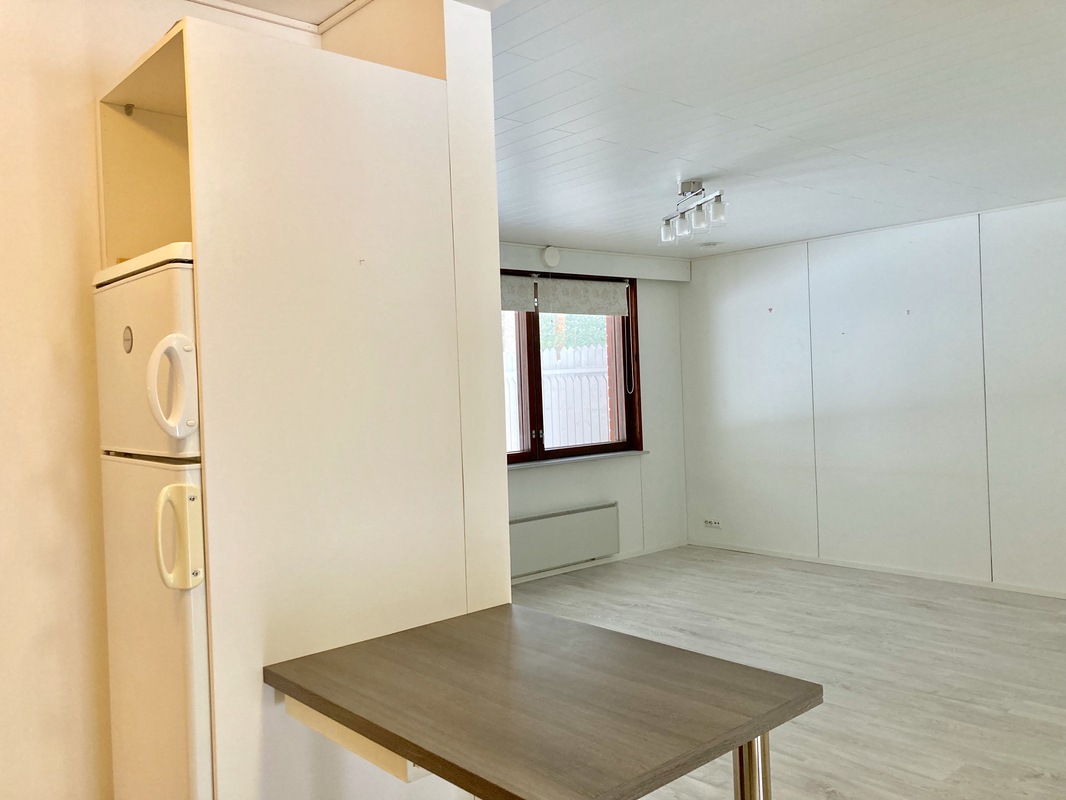 näkymä olohuoneeseen