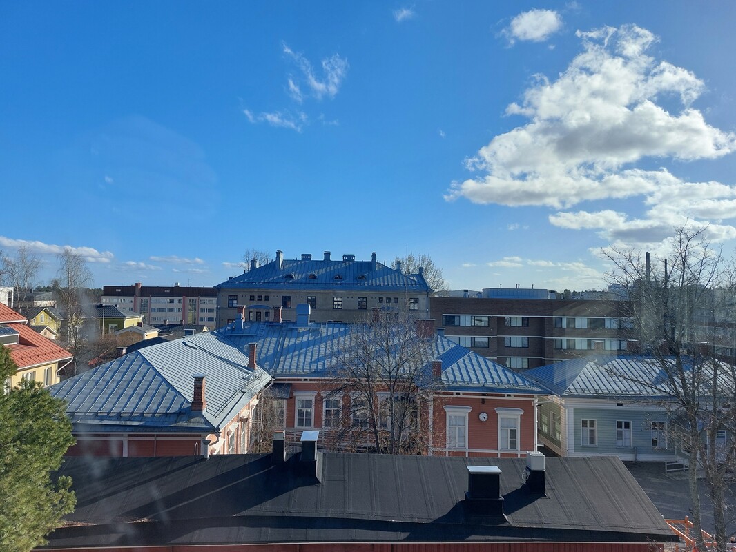 Näkymä olohuoeen ikkunasta