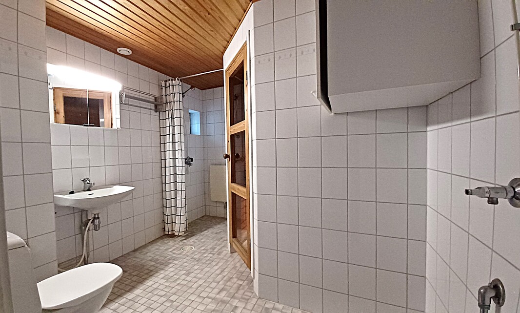 Kylpyhuone, sauna ja wc