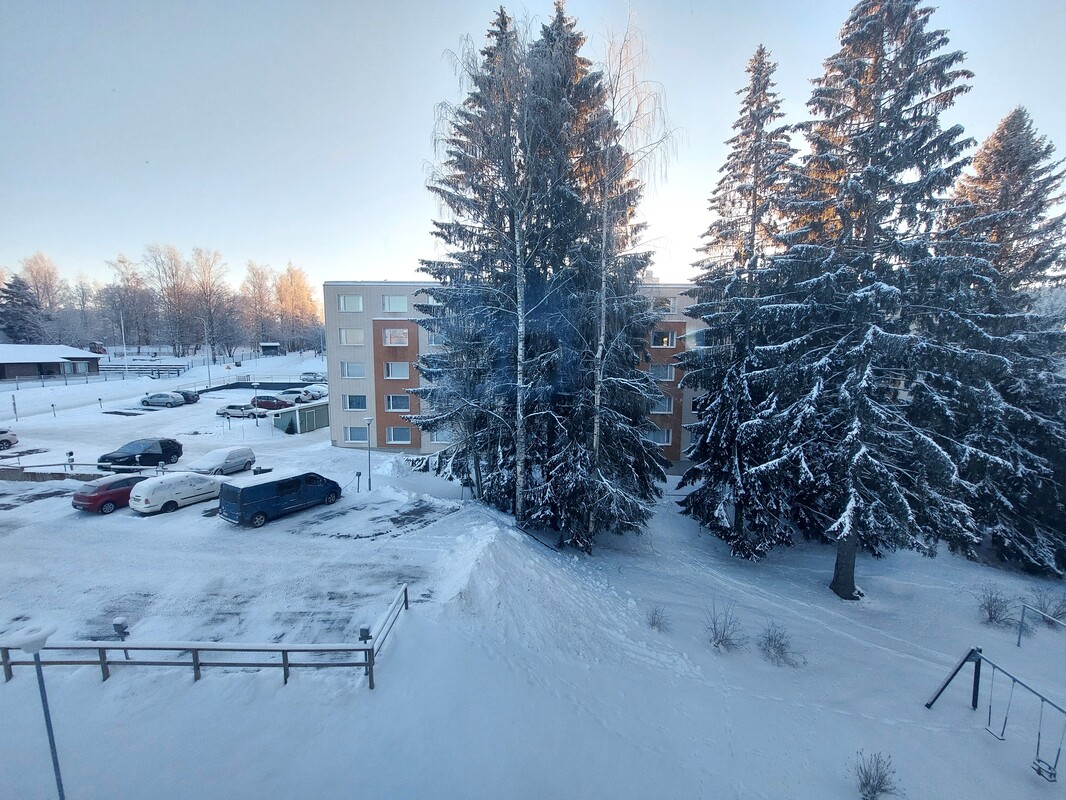 Näkymä olohuoneen ikkunasta