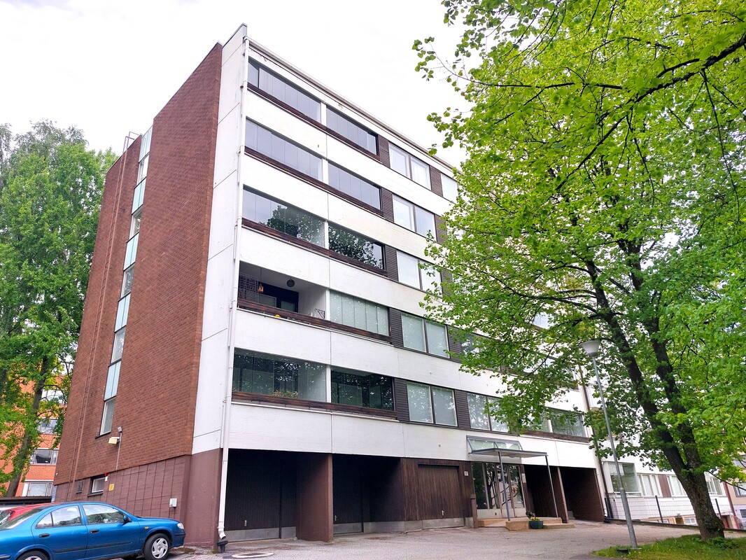 Julkisivu
