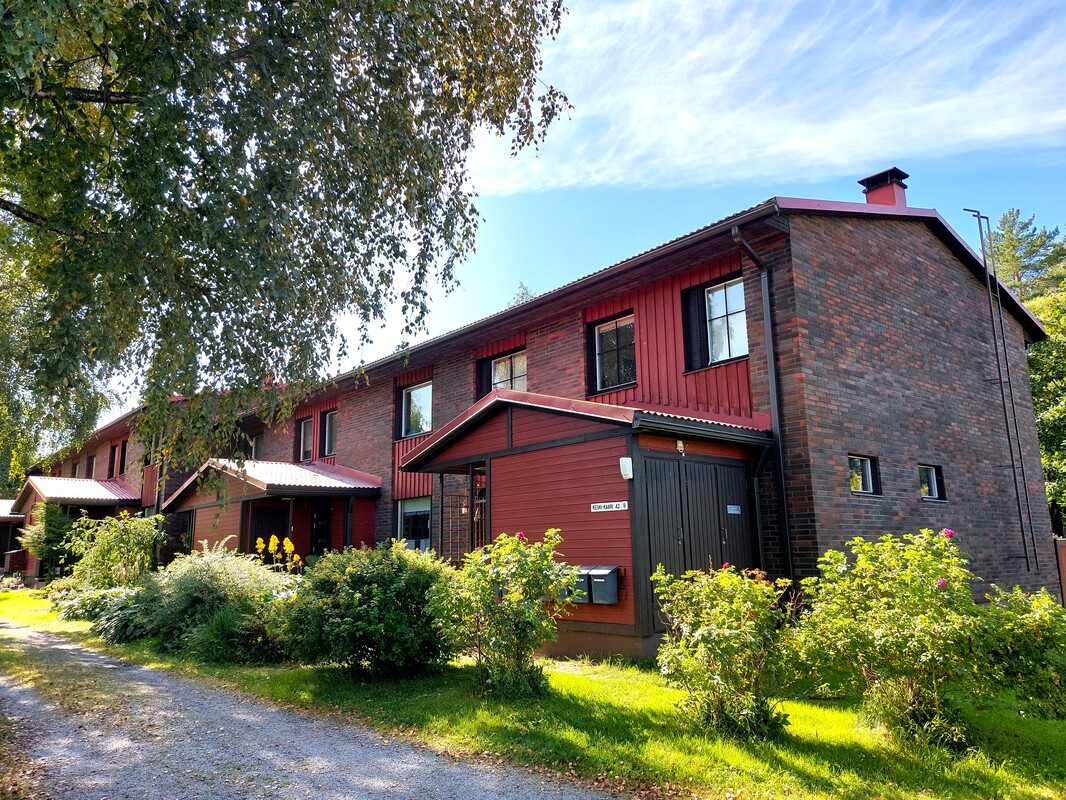 Julkisivu