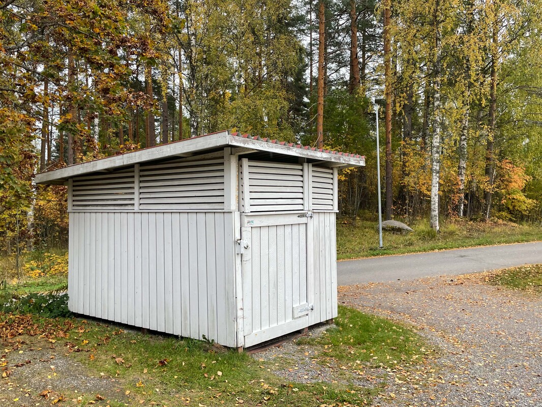 Taloyhtiön roskakatos