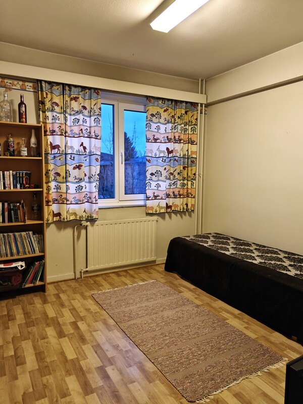 Ensimmäinen makuuhuone