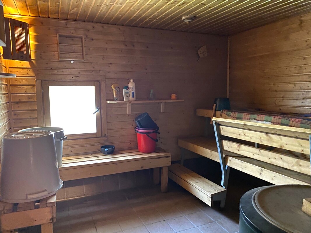 Piharakennuksen sauna