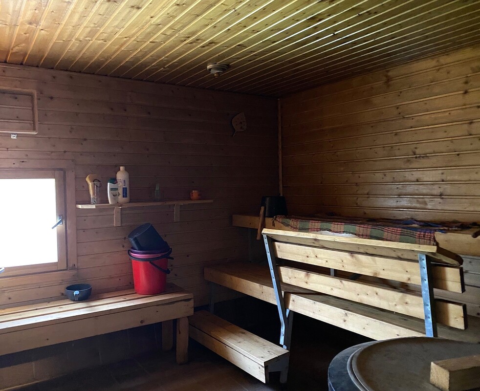 Piharakennuksen sauna
