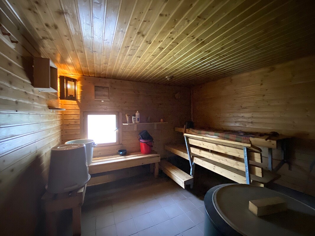 Piharakennuksen sauna