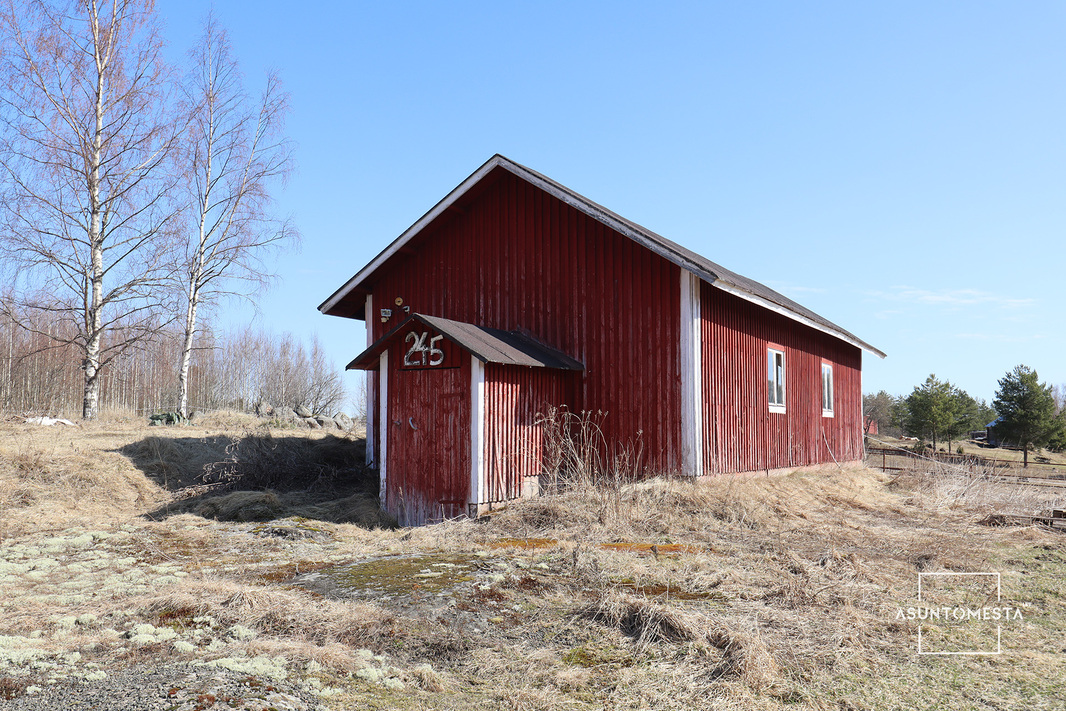 Autotalli / puutarhavaja