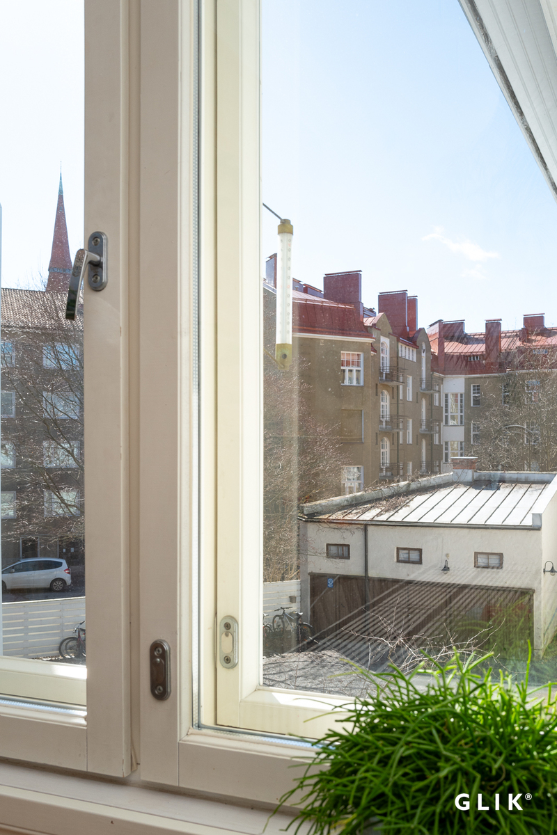 Rautatienkatu 2, 33100 Tampere, Juhannuskylä