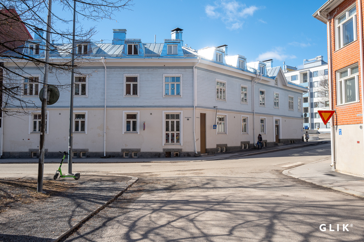 Rautatienkatu 2, 33100 Tampere, Juhannuskylä