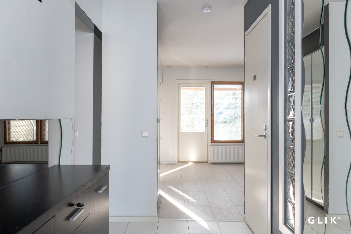 Toispuolisenkatu 4, 33580 Tampere, Holvasti