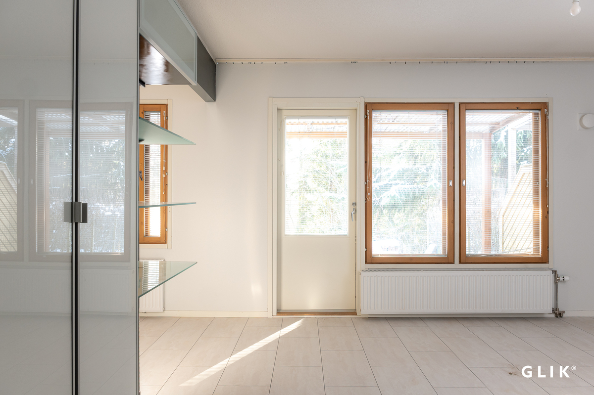 Toispuolisenkatu 4, 33580 Tampere, Holvasti