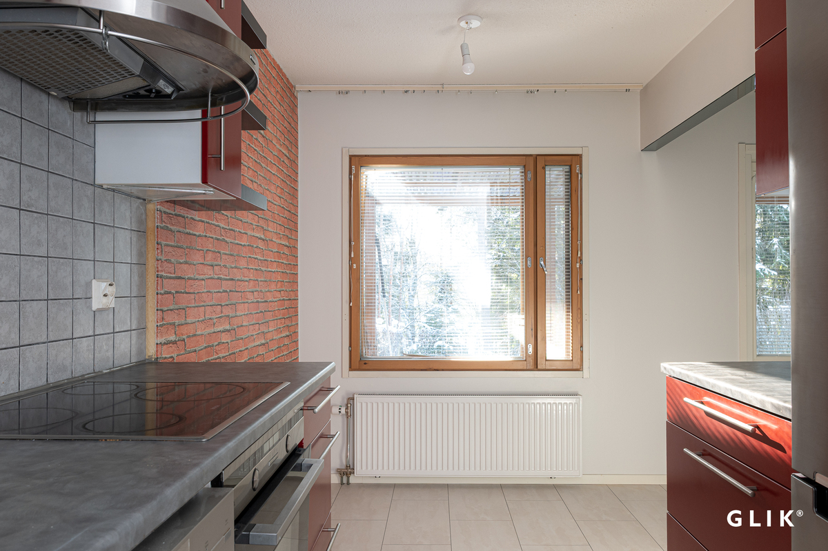 Toispuolisenkatu 4, 33580 Tampere, Holvasti
