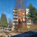 Iltapäivän aurinko parvekkeelle