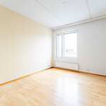 Keltainen makuuhuone