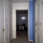 Yläkerrassa kolme makuuhuonetta ja wc